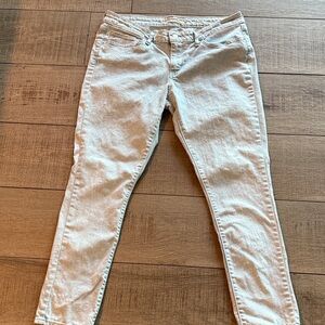 Levis 711 Skinny Jeans in Light Blue size 32